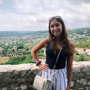 Meet your Posher, Megan